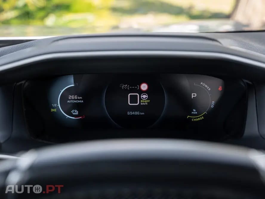 Peugeot E-2008 50 kWh GT