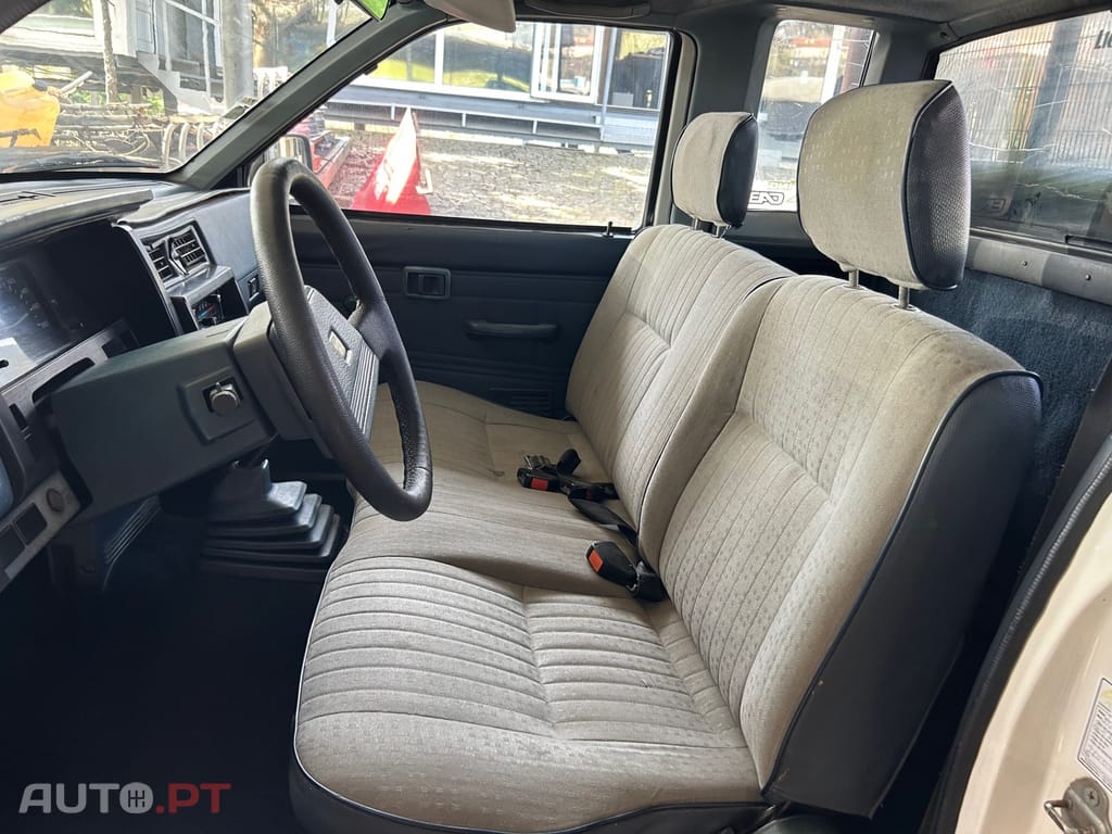 Nissan Pick Up D21 King Cab 2.5D 3Lugares