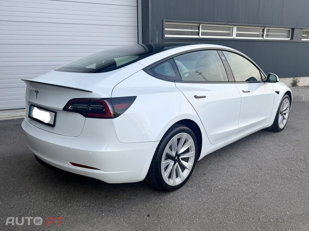 Tesla Model 3 Standard Range Plus RWD