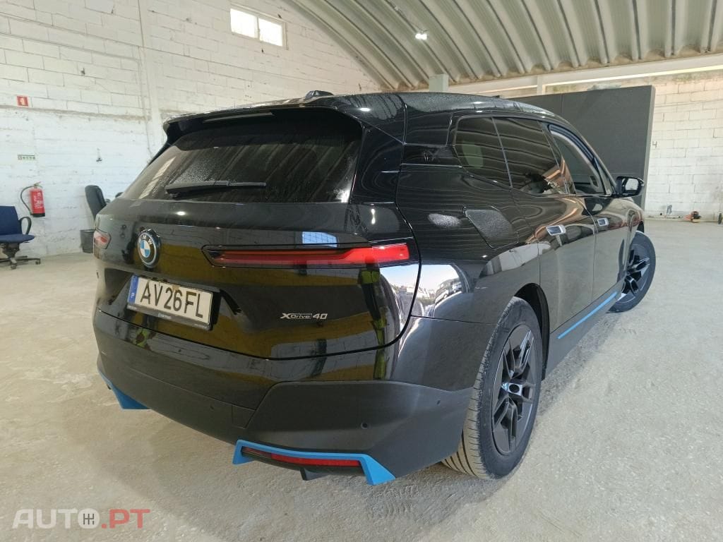 BMW iX xDrive 40