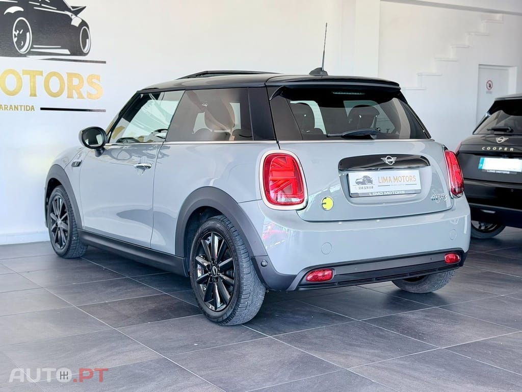 MINI Cooper Cooper SE Premium Classic