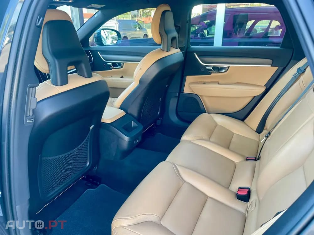 Volvo V90 Cross Country 2.0 D4 AWD