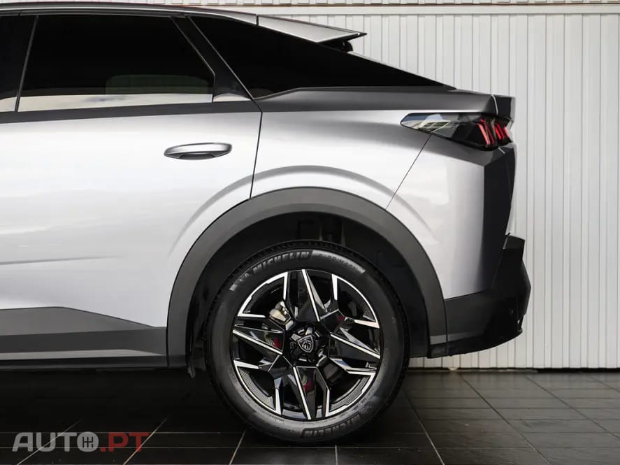 Peugeot 3008 1.2 Hybrid Allure e-DCS6