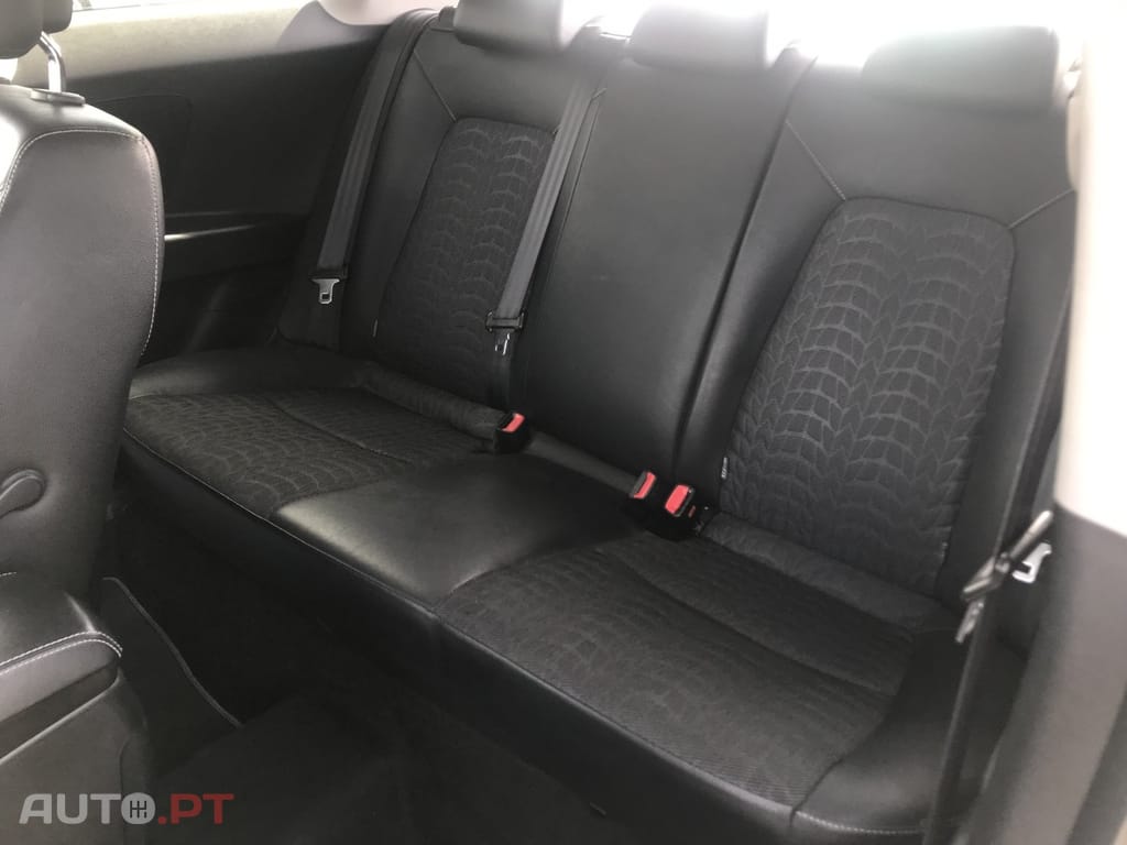 Kia Ceed S Coupé 1.6 CRDi EX ISG