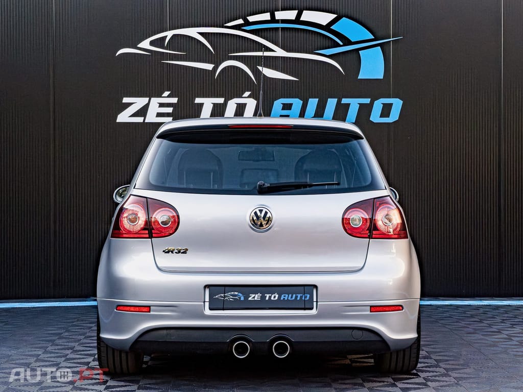 Volkswagen Golf 3.2 R32 4Motion