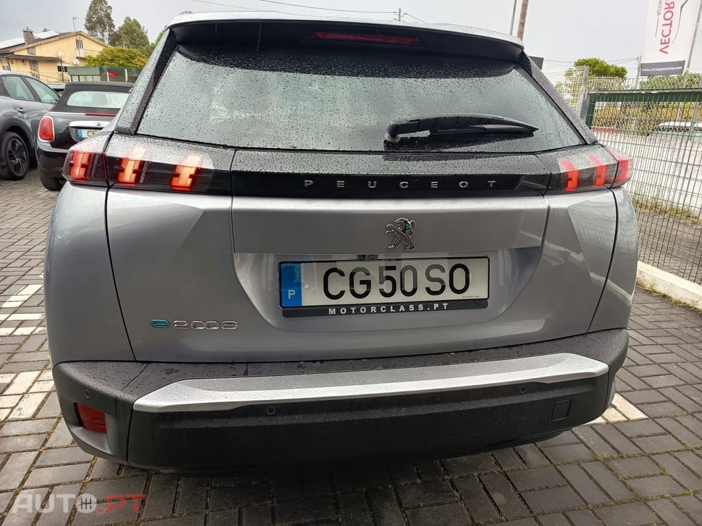 Peugeot E-2008 50 kWh Allure