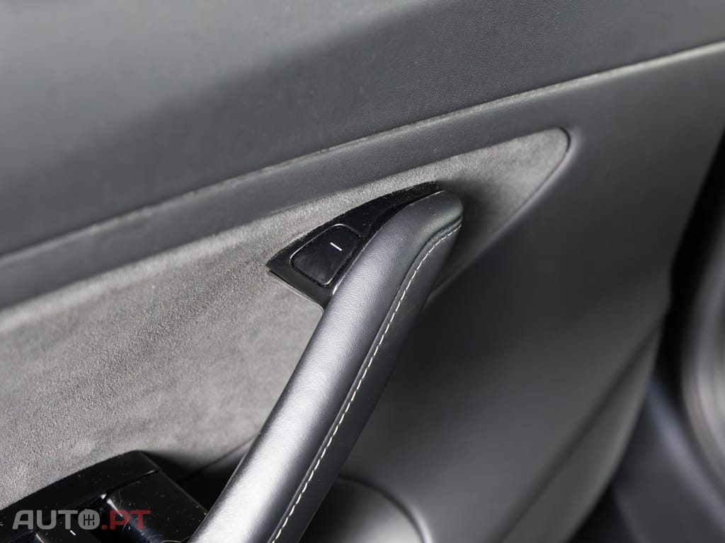 Tesla Model 3 Long-Range Dual Motor AWD
