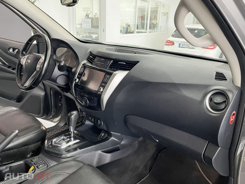 Nissan Navara 2.3 dCi CD 4WD Tekna Auto