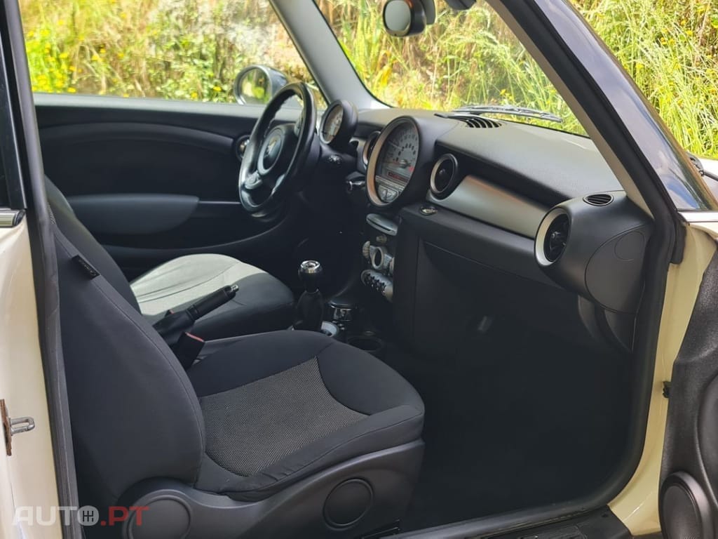 MINI Cooper Cooper D
