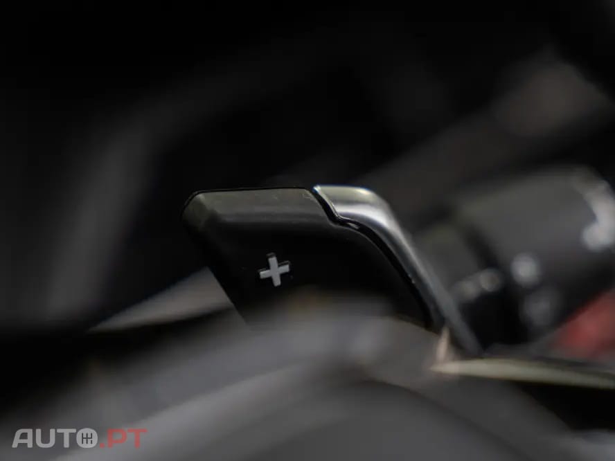 Peugeot 208 1.2 Hybrid Allure e-DCS6
