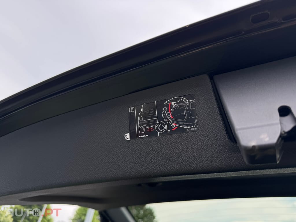 Volvo XC90 2.0 T8 PHEV R-Design AWD