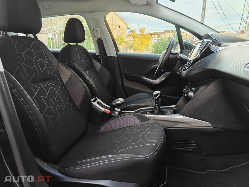 Peugeot 2008 1.5 BlueHDi Style