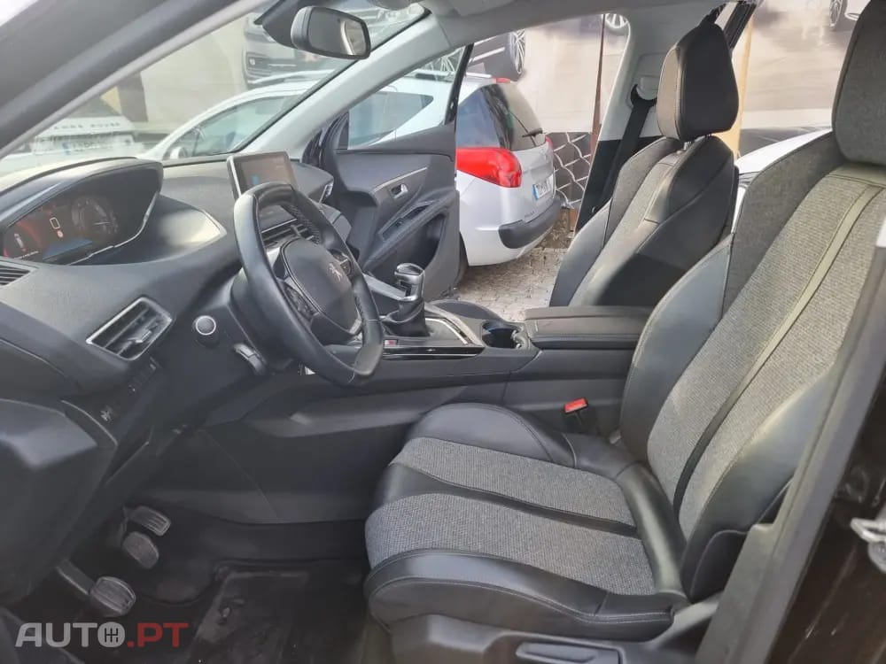 Peugeot 5008 1.5 BlueHDi Allure