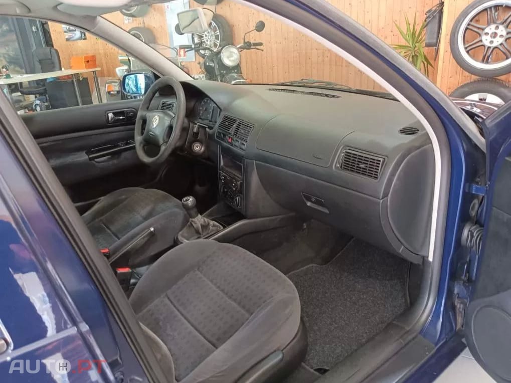 Volkswagen Golf 1.4i Confortline AC