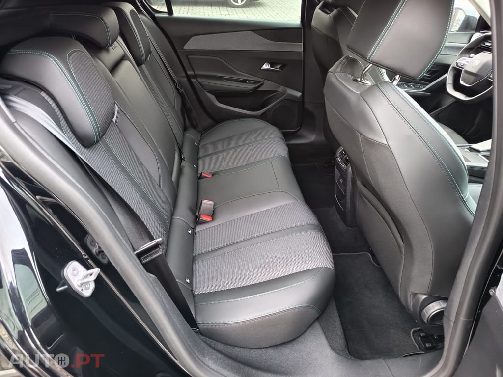 Peugeot 308 1.6 Hybrid Allure e-EAT8