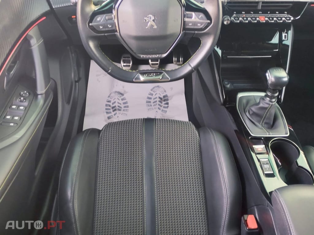 Peugeot 2008 1.2 PureTech GT