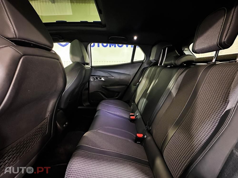 Peugeot E-2008 50 kWh GT Pack