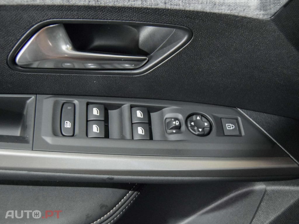 Peugeot 3008 1.2 Hybrid Allure e-DCS6