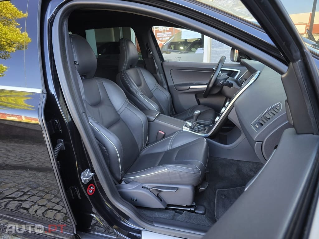 Volvo XC60 2.0 D4 R-Design