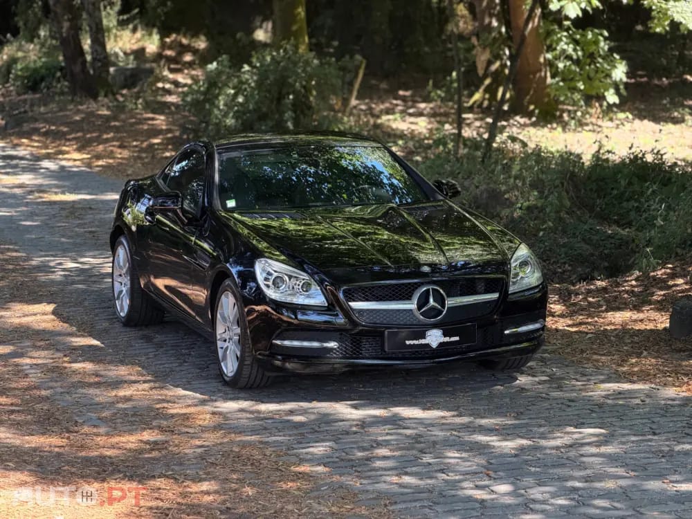 Mercedes-Benz SLK 200 Outro