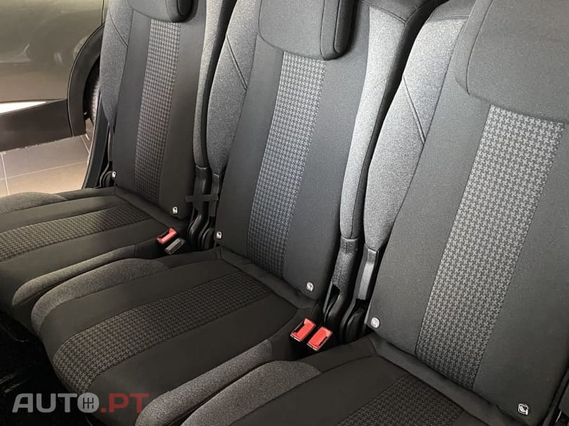 Peugeot 5008 1.5 BlueHDi Active Pack