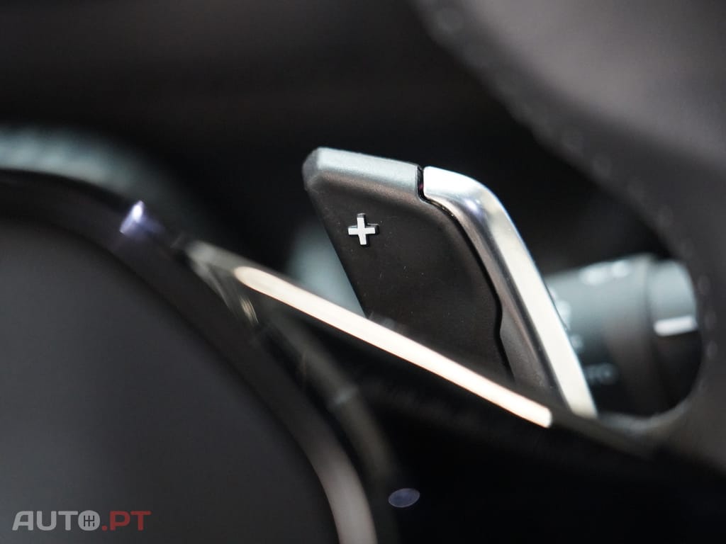 Peugeot 2008 1.2 PureTech Allure EAT8