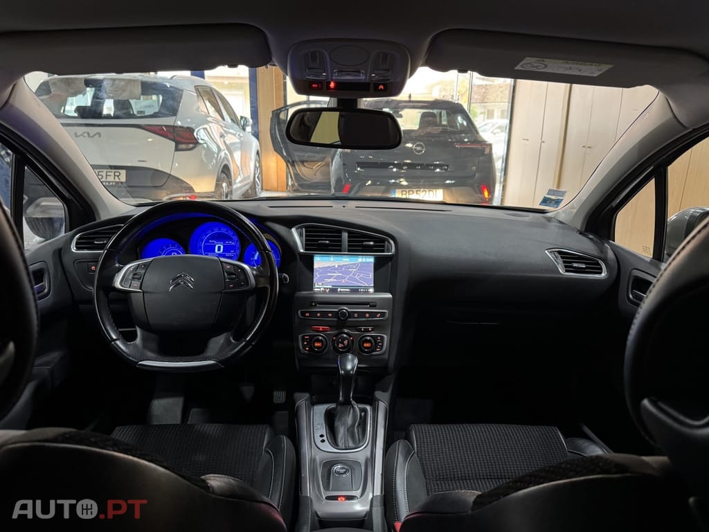 Citroën C4 1.6 BlueHDi Shine EAT6 — fotografia 15