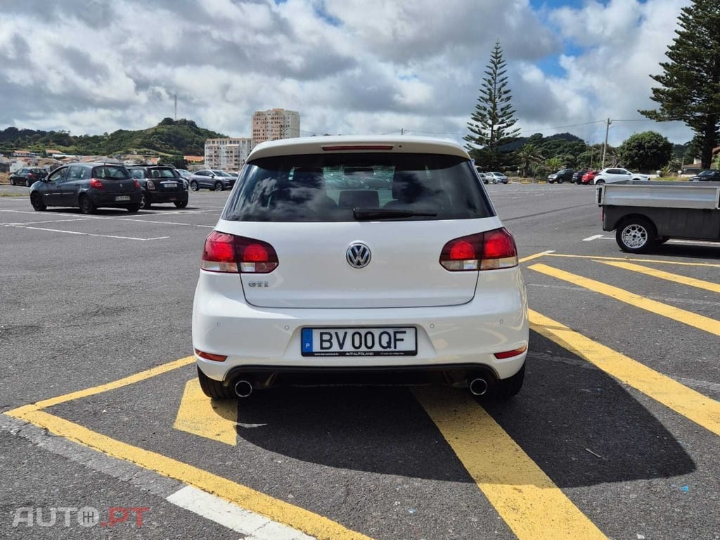 Volkswagen Golf 2.0 TSI GTI