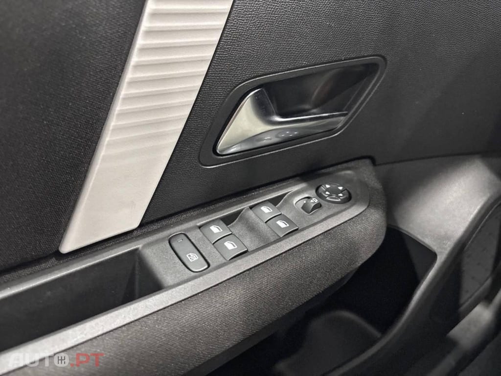 Citroen C4 X Híbrido 136 ë-DCS6 Plus I.V.A DEDUTIVEL 