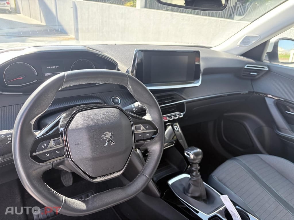 Peugeot 2008 1.2 PureTech Allure
