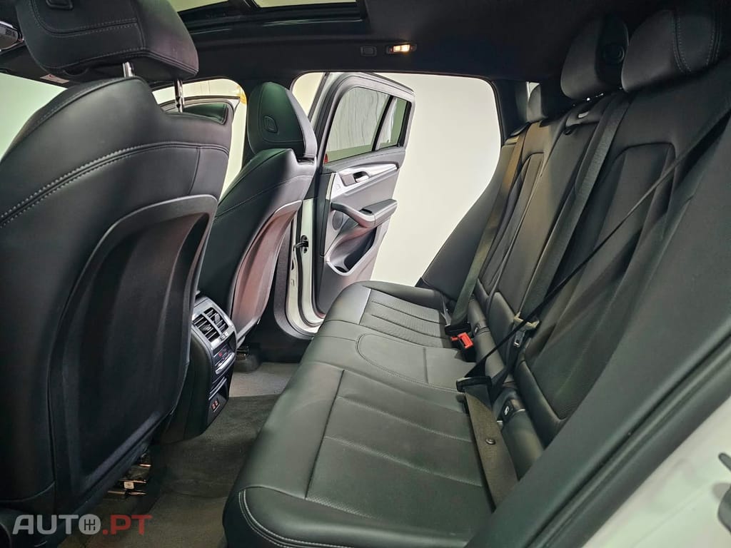 BMW X4 30 d xDrive Pack Desportivo M Auto
