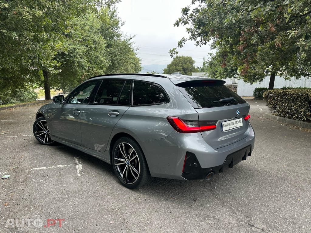 BMW 330 e Touring Pack Desportivo M Auto