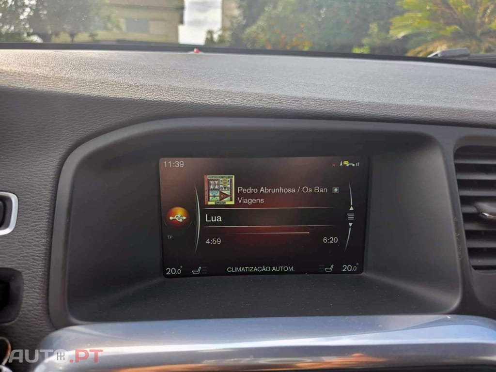 Volvo V60 D6 Twin Engine Geartronic RDesign