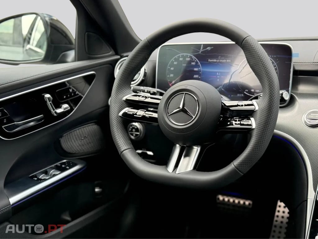 Mercedes-Benz C 300 I.V.A DEDUTIVEL de AMG 