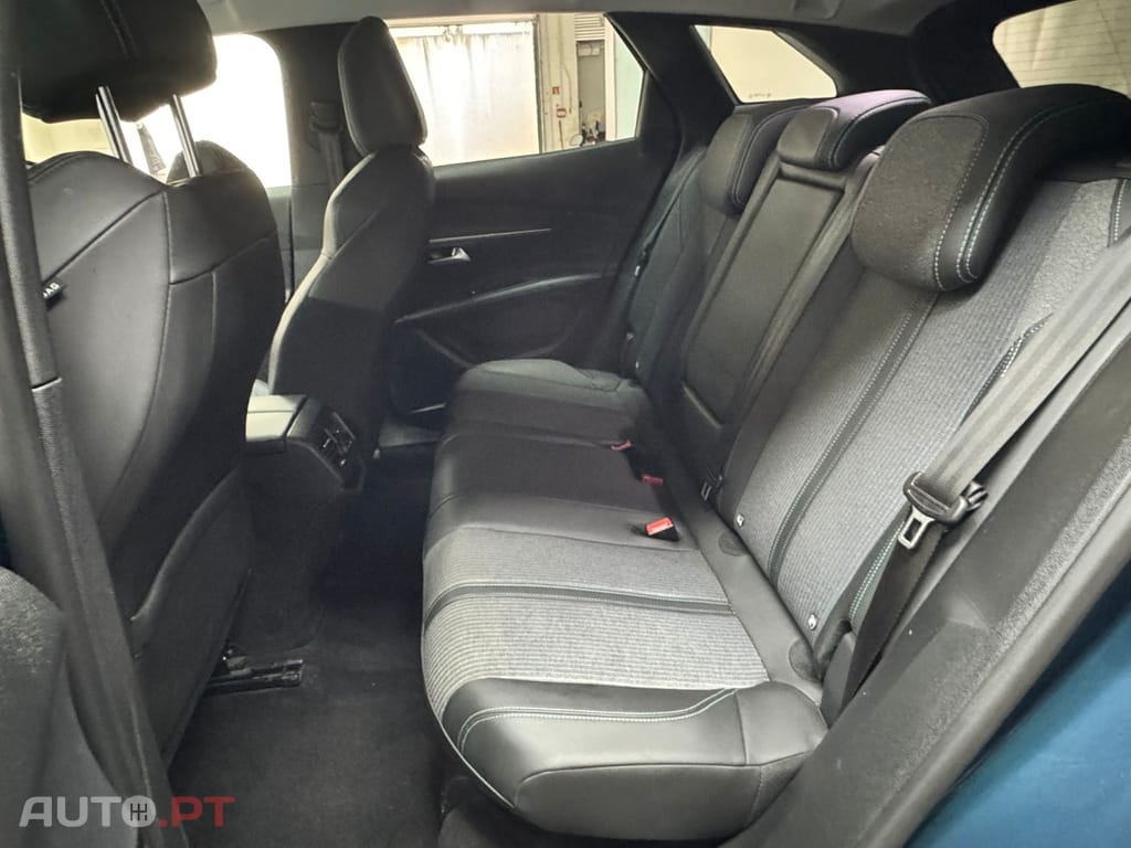 Peugeot 3008 1.2 PureTech Allure EAT8