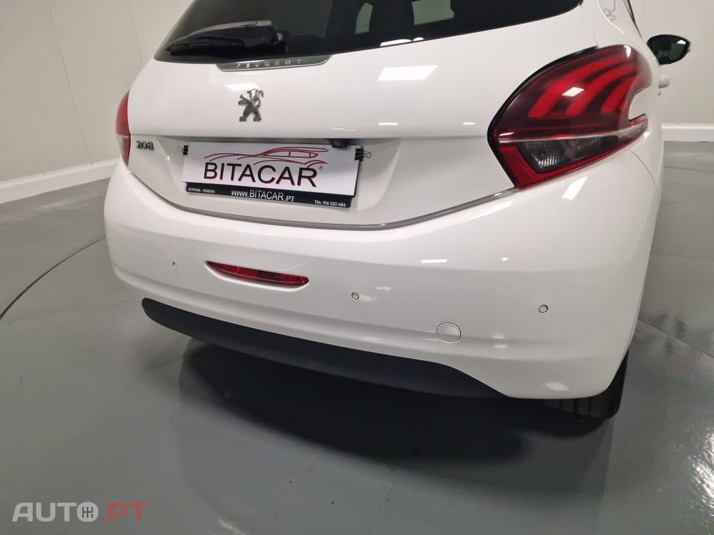 Peugeot 208 1.6 BlueHDi Style