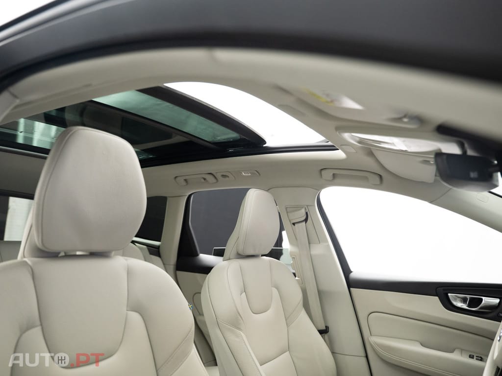 Volvo XC60 2.0 T6 PHEV Plus Bright AWD