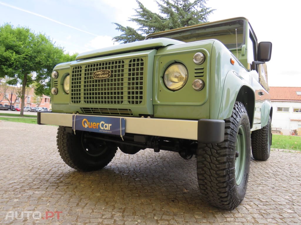 Land Rover Defender TD4 PUMA HERITAGE