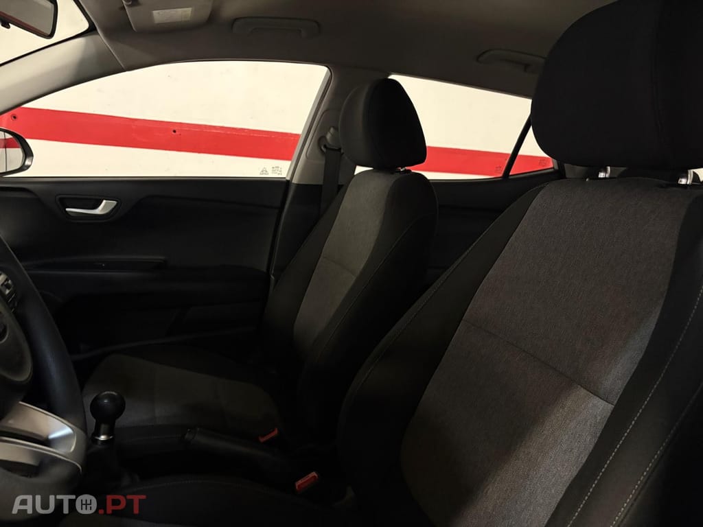 Kia Stonic 1.2 by FILA