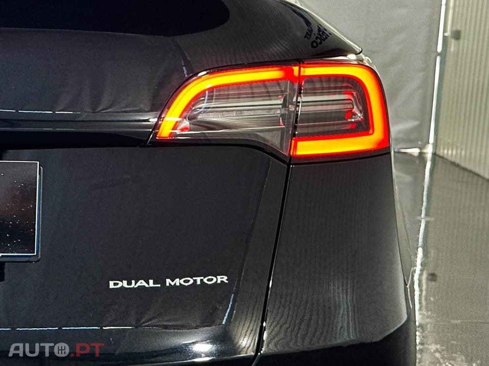 Tesla Model Y Long Range Dual Motor AWD