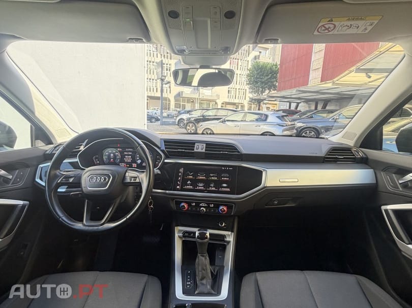 Audi Q3 45 TFSIe S line S tronic — fotografia 20