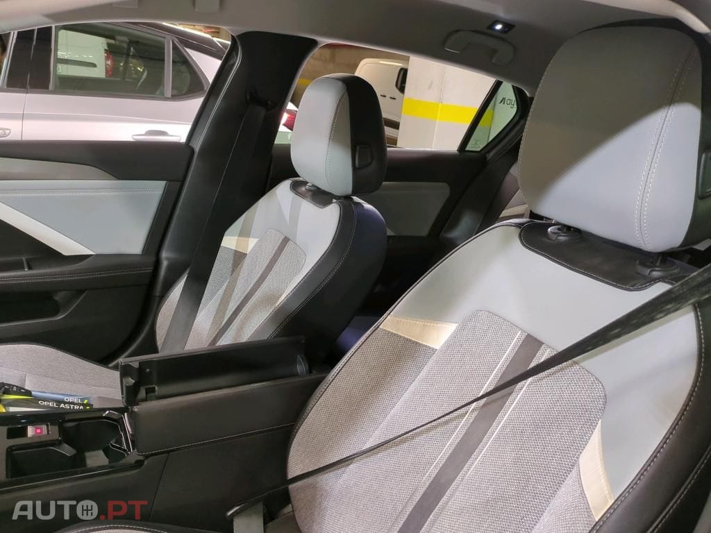 Opel Astra 1.5 D Elegance