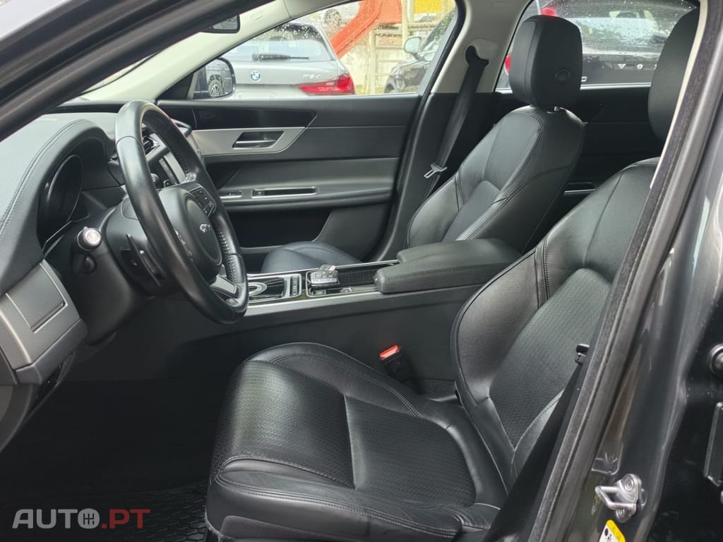 Jaguar XF 2.0 D Portfolio Aut.
