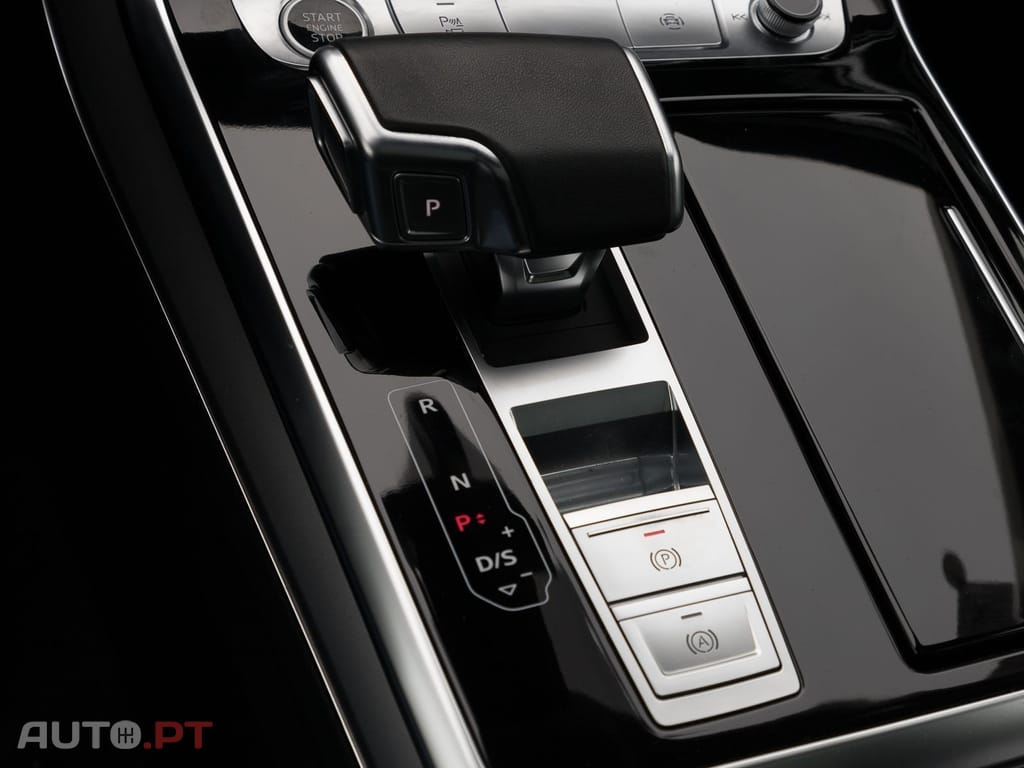 Audi Q7 I.V.A DEDUTÍVEL 55 TFSIe Q S LINE 