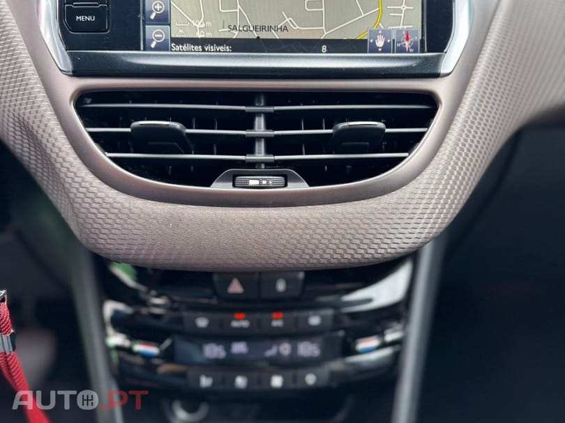 Peugeot 2008 1.2 PureTech Allure
