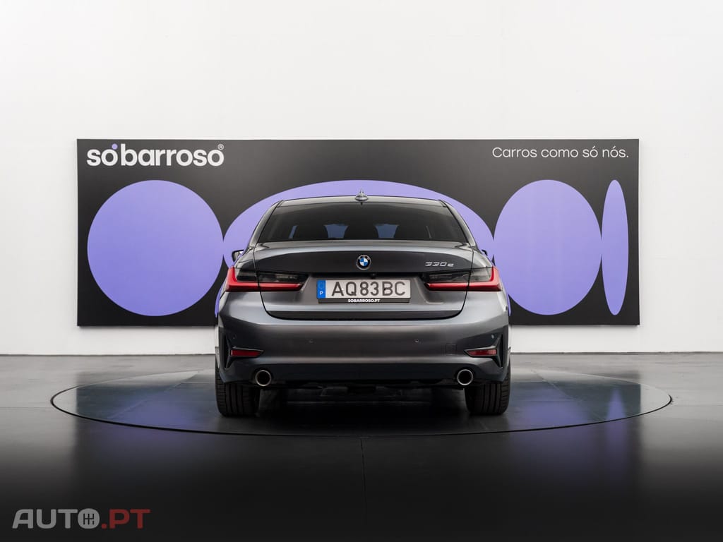 BMW 330 e Auto