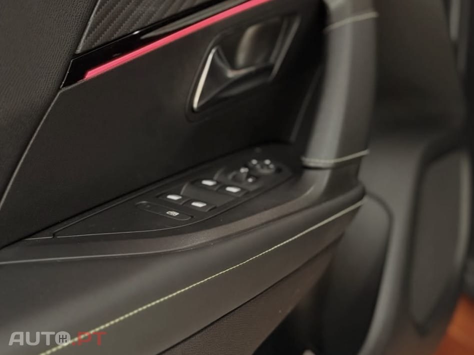 Peugeot 2008 1.2 PureTech GT EAT8