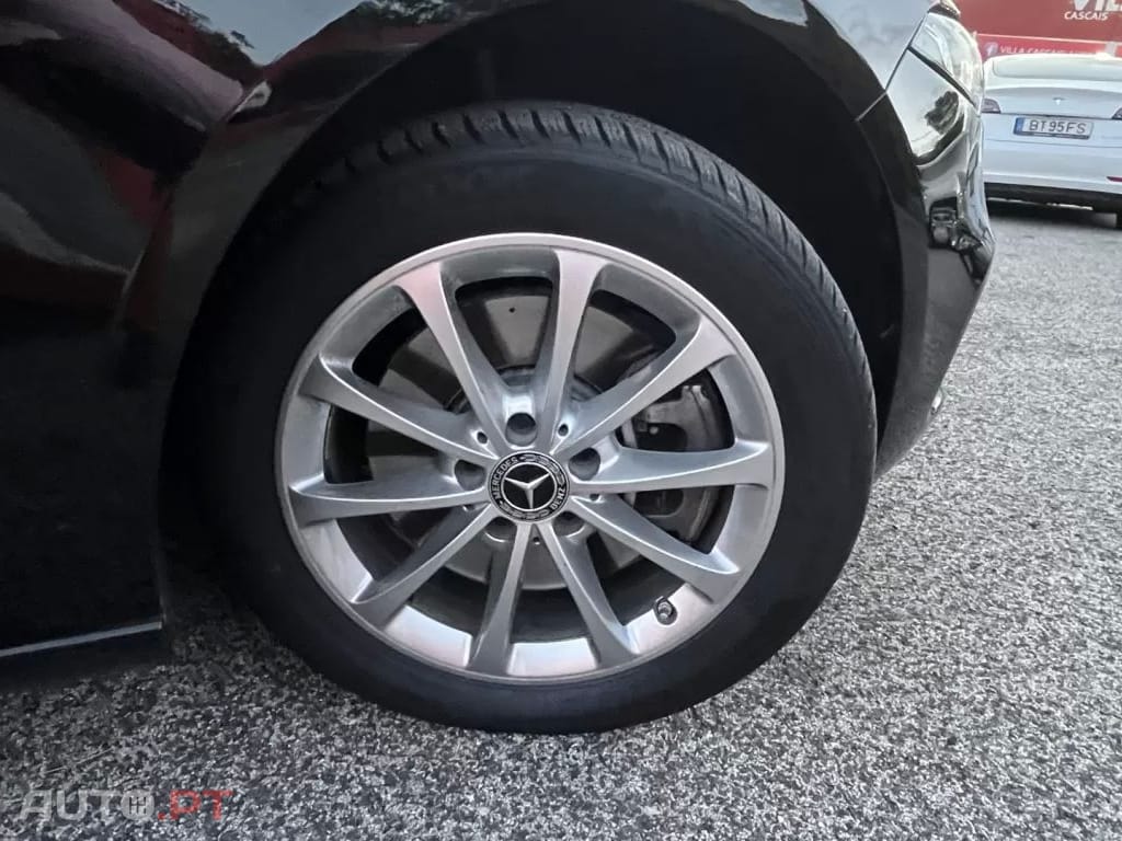 Mercedes-Benz A 250 e 8G-DCT Advanced Progressive