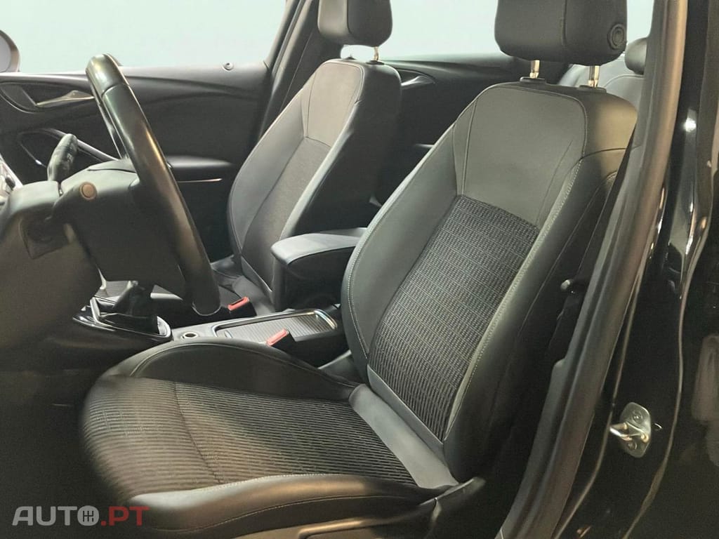 Opel Astra Sports Tourer 1.2 Turbo Design & Tech