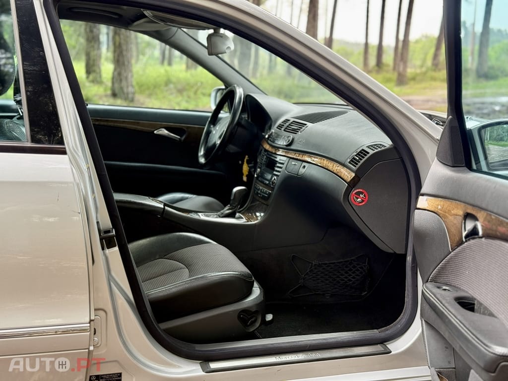 Mercedes-Benz E 270 CDI STATION ADVANTGARDE